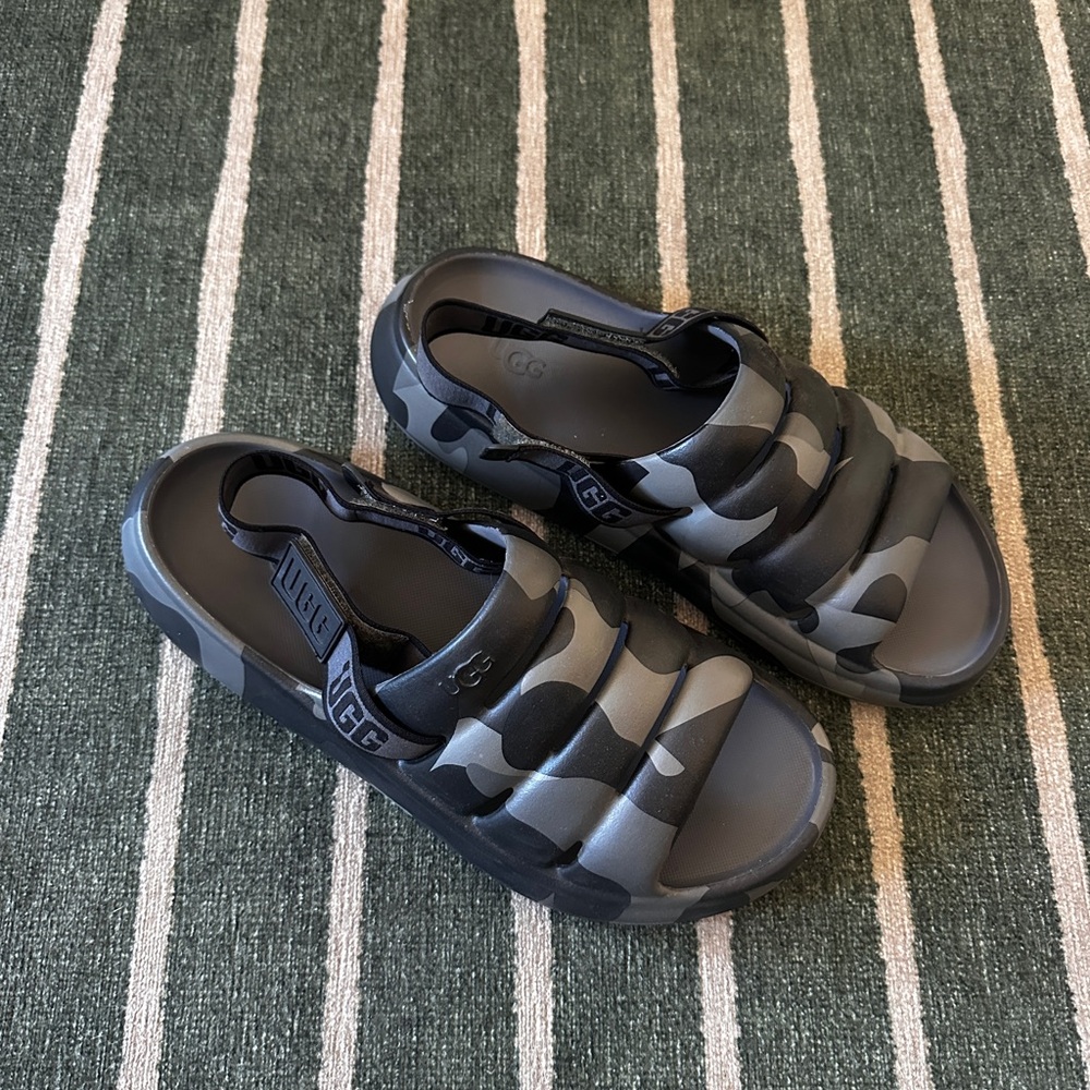 UGG camp slides size 10/11